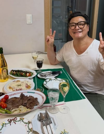 '띠동갑' 윤정수♥원진서, 10년간 천생연분 못 알아봤다…"가게 널렸는데 너무 놀라워"