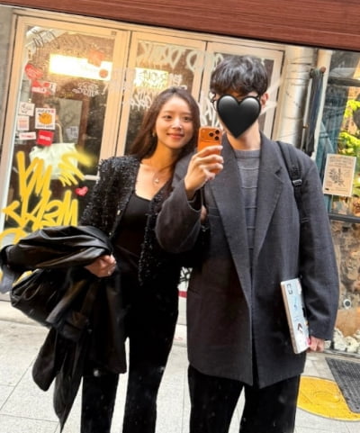 남자친구 직접 밝힌 김지영, 달달한 홈 파티 예고하더니…누리꾼들 '긴급 호출'