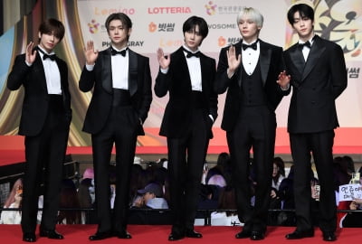 투모로우바이투게더, 턱시도 입은 섹시가이[TEN포토]