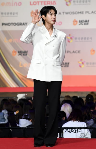 유노윤호, 여유 넘치는 포즈[TEN포토]