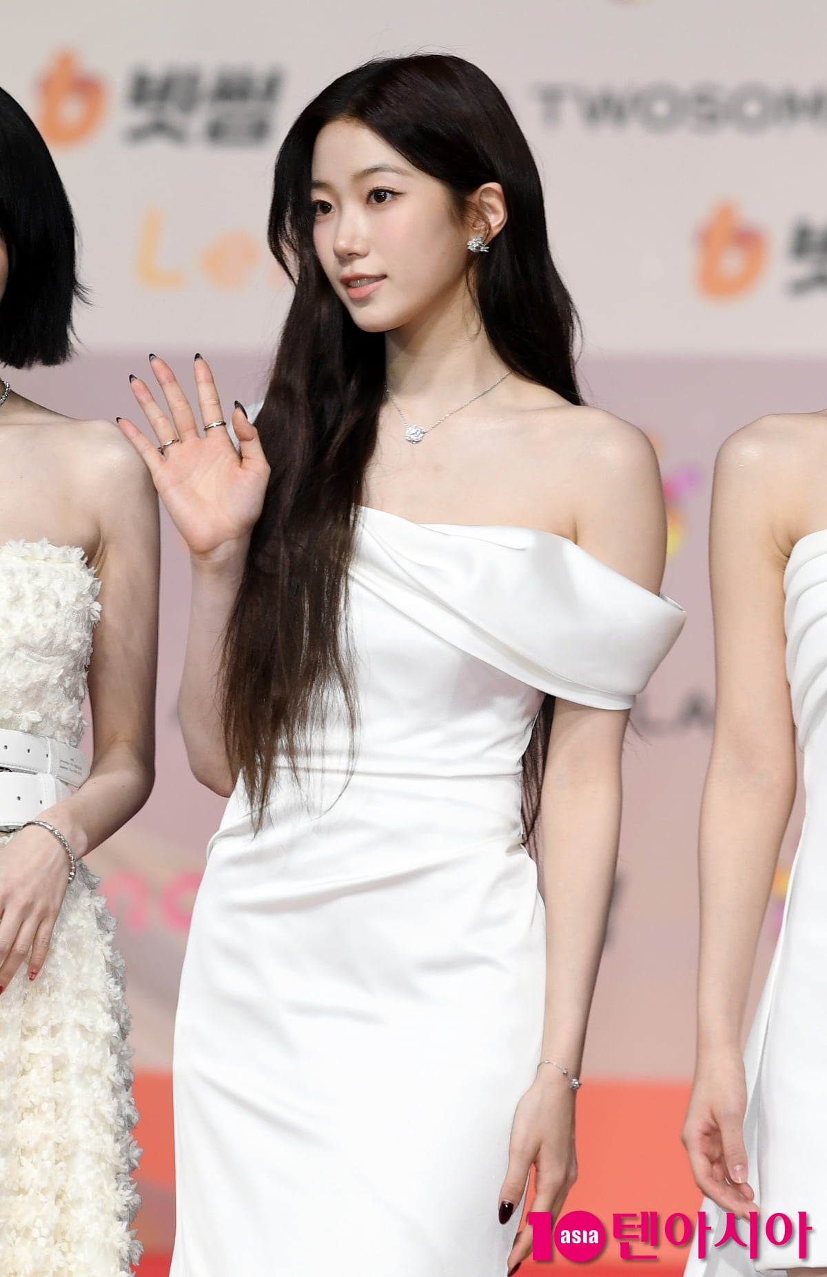 르세라핌 카즈하, 돋보이는 청순미[TEN포토]