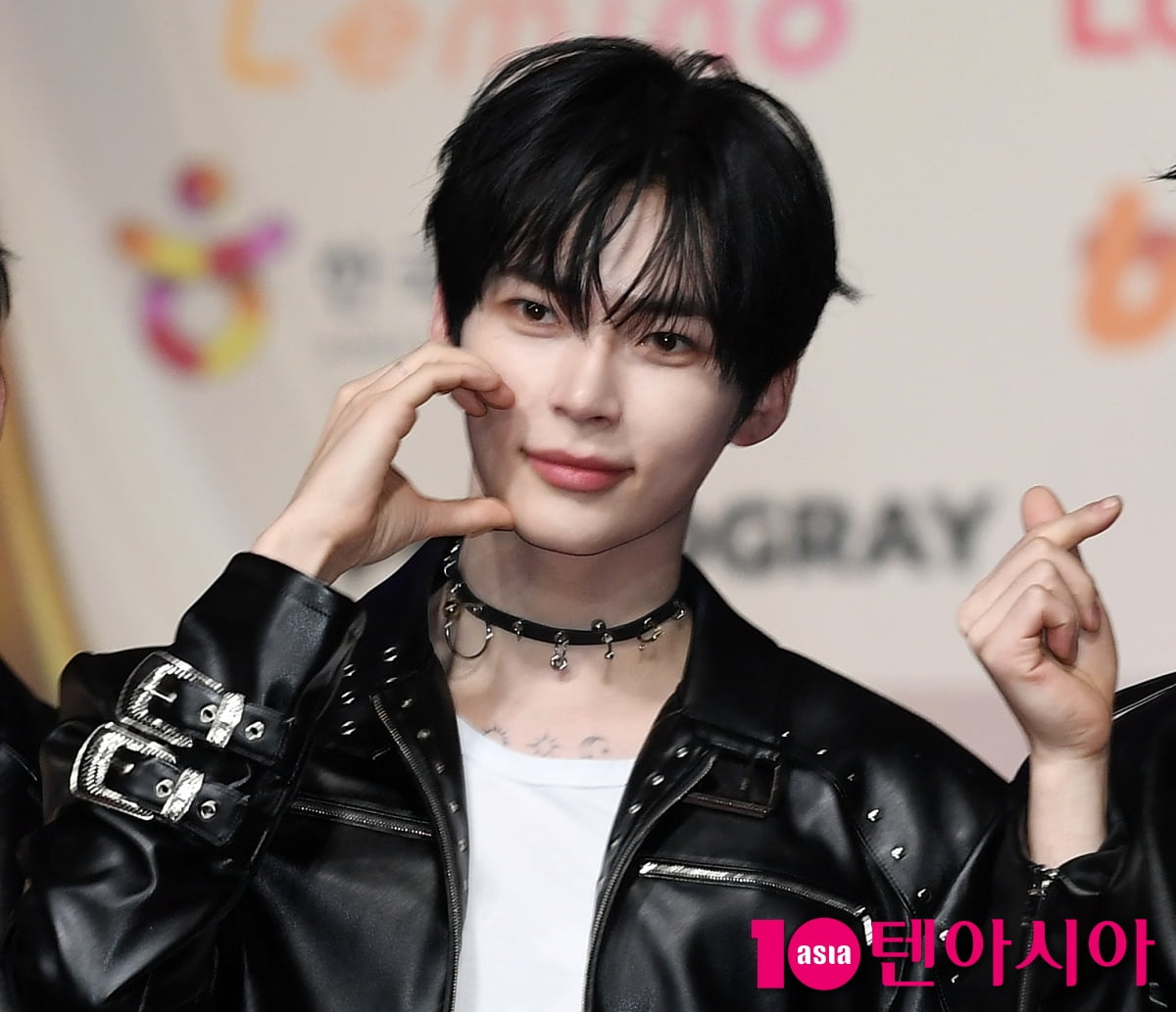 제로베이스원 성한빈, 청순 꽃미남[TEN포토]