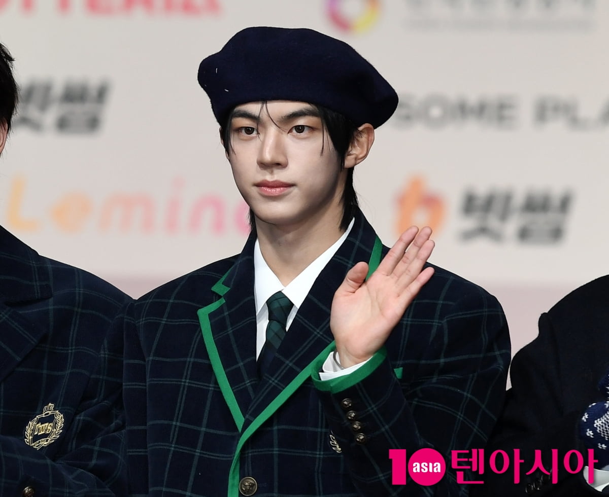 투어스 도훈, 포토타임은 시크하게[TEN포토]