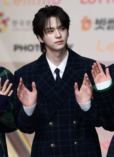 투어스 신유, 심쿵 비주얼[TEN포토]