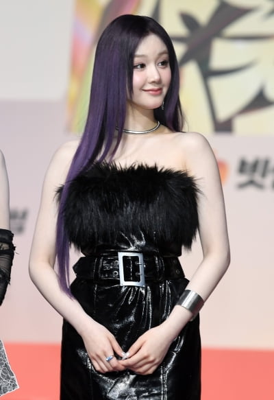 베이비몬스터 파리타, 오프숄더로 우아하게[TEN포토]