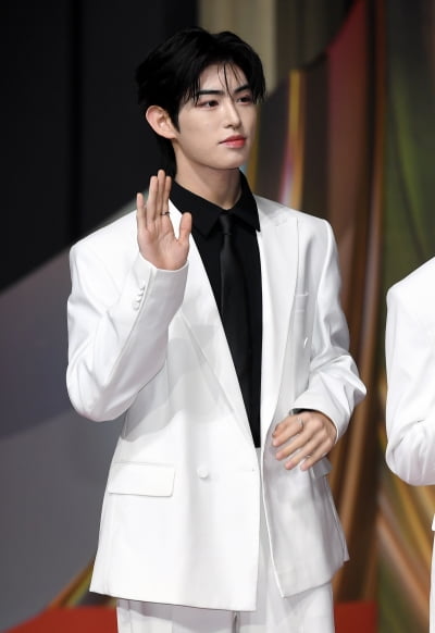 킥플립 민제, 태평양 어깨[TEN포토]