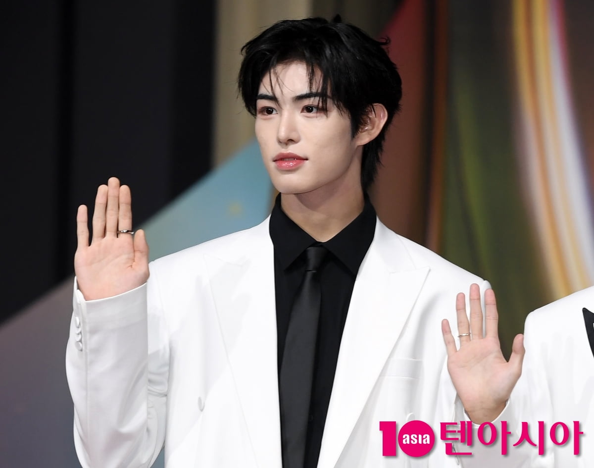 킥플립 민제, 태평양 어깨[TEN포토]