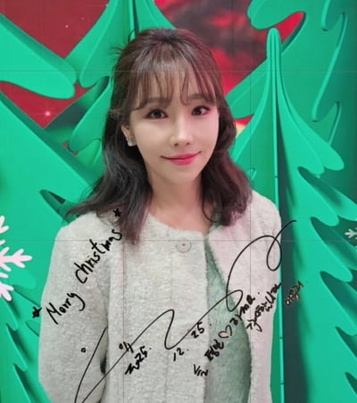 '45세' 이유리, 목사 남편이 반한 방부제 미모…'교회 가면 이런 여신 있나'