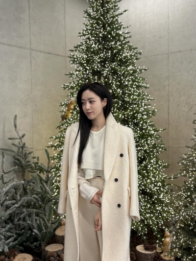 '새신부' 함은정, 시청률 6.4% 뚫고 '화이트 여신' 강림…트리보다 눈부신 미모