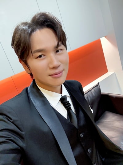 케이윌, '137억 건물주' 장원영 소속사 임원진인데…은퇴 고민 밝혔다 "괜찮은 척 힘들어" ('전참시')