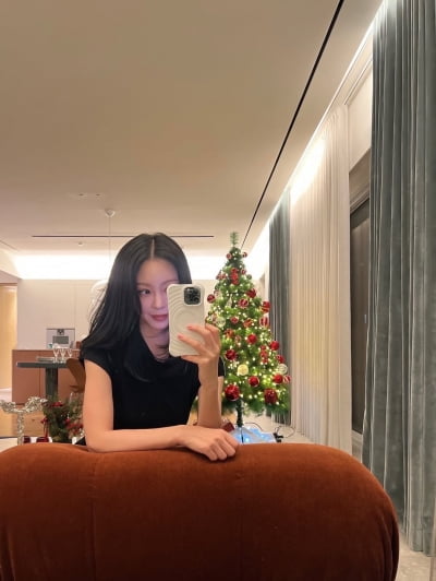 '10살 연하♥' 한예슬, 6년 공백 무색한 역대급 미모…남편과 깜짝 투샷 공개