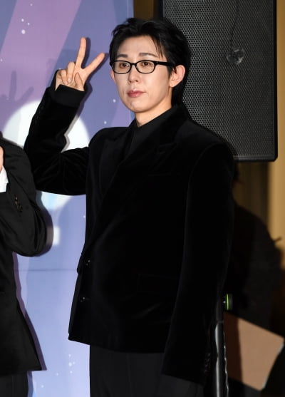 코쿤, 귀엽게 브이[TEN포토]