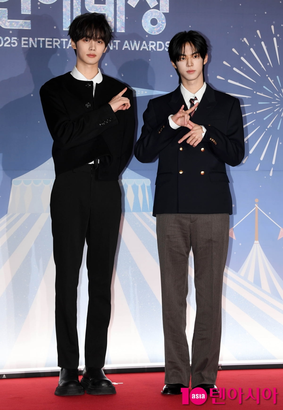 투어스 도훈-제로베이스원 김규빈, 잘생긴애 옆에 또 잘생긴애[TEN포토]