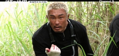 추성훈, 맨손으로 염소 포획하더니…상어와 대치 긴급 상황까지 ('셰프와 사냥꾼')