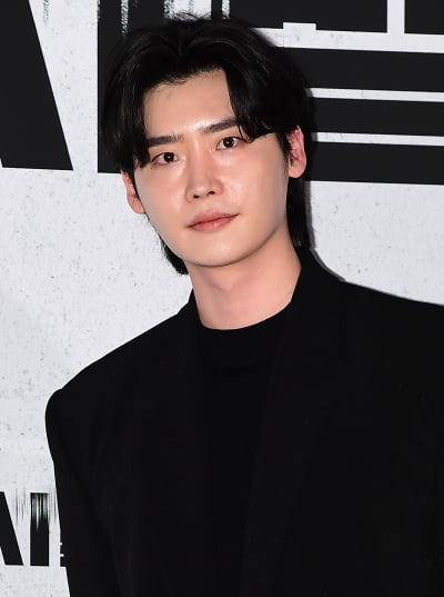 [공식] '아이유♥' 이종석, 1년 만에 기쁜 소식 전했다…올해도 또 기부 누적액만 12억원