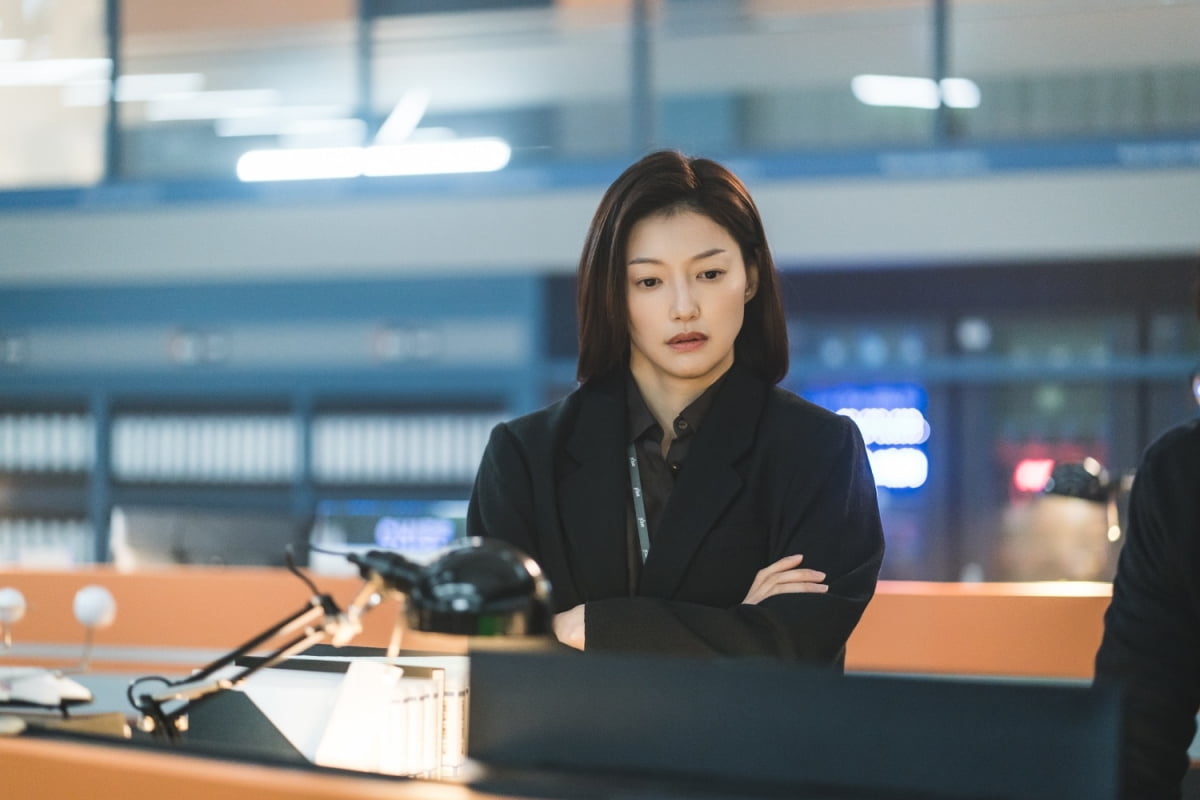 이엘, 진짜 얼굴 대체 뭐야…무대에서 다지고 화면에서 넓혔다