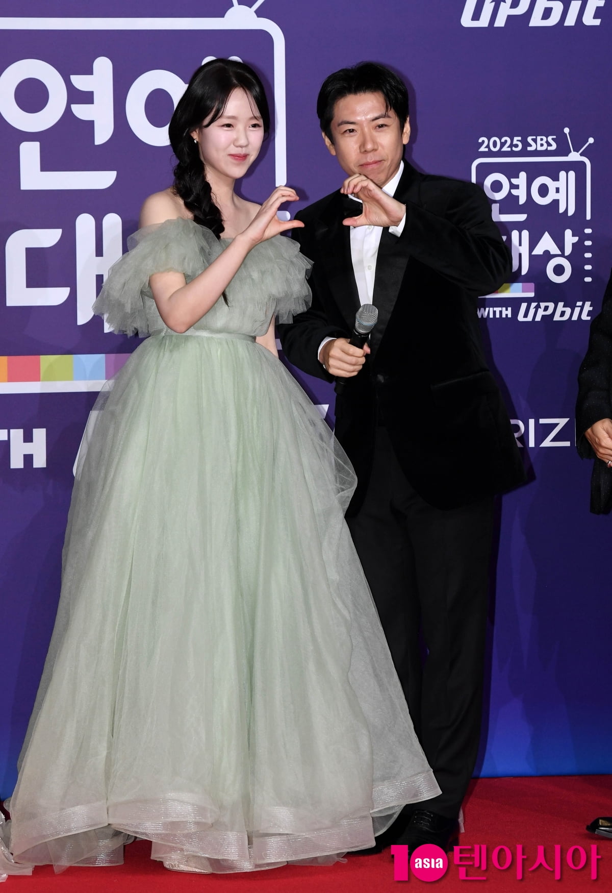 양세찬-지예은, 극과 극 표정짓는 베스트 커플상[TEN포토]