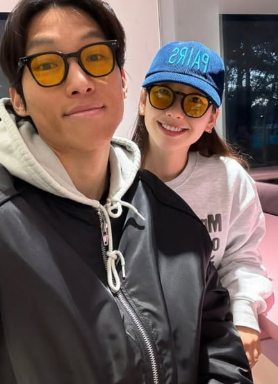 ♥김승규 연봉만 20억이라더니…김진경, 깜짝 소식 전했다 "뱃속에 2세, 축구 쉬어야 할 타이밍" [SBS 연예대상]