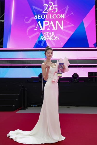 의사 집안 금수저로 알려진 '이대 출신' 여배우, 정해인과 ♥핑크빛 주연 꿰찼다더니 7년 차에 신인상