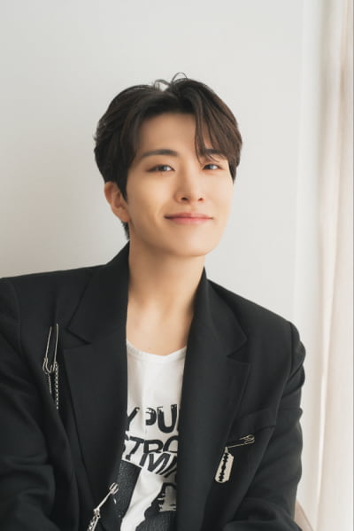 갓세븐 영재, 군 복무 중 전해진 미담…반려견 코코 이름으로 3천만원 기부