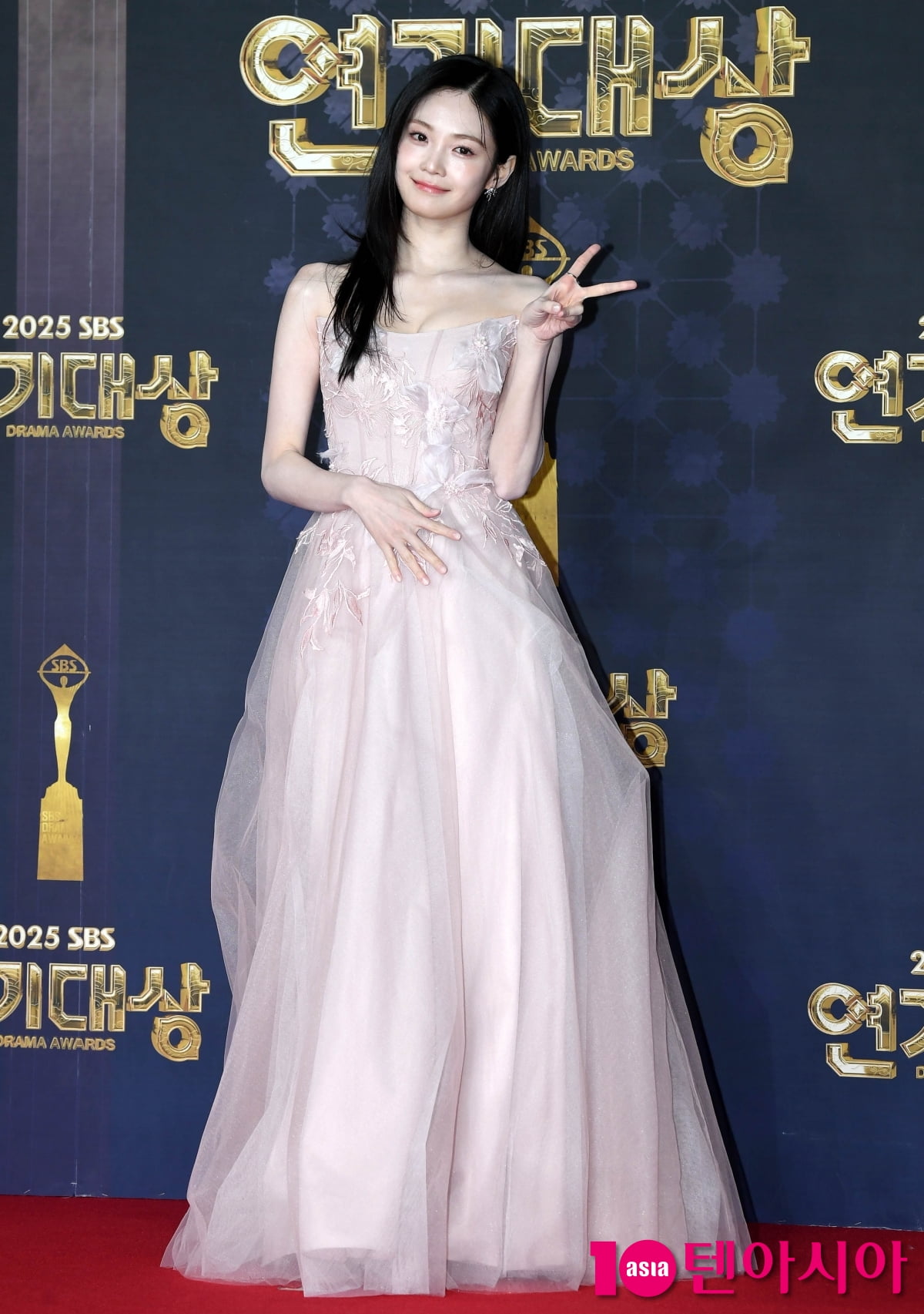 우다비, 귀엽게 브이[TEN포토]