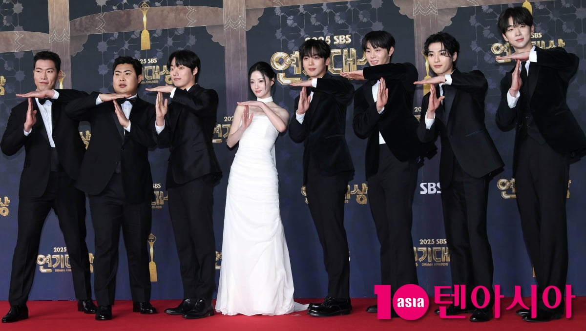 트라이 축하공연 기대하세요[TEN포토]