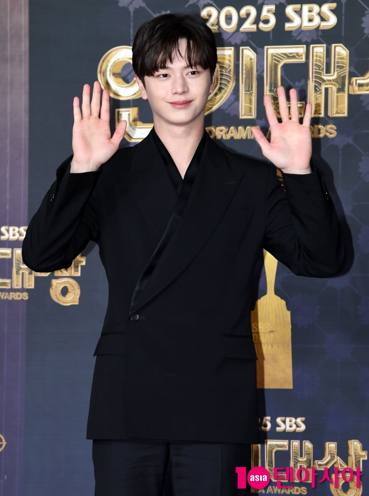 육성재, 머리부터 발끝까지 센스가득[TEN포토]