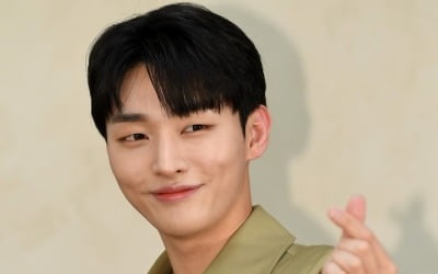 "워너원 끝나고 솔로 망했다는 평가, 타격 없었다"…윤지성, 10년 차에 팬들 향한 진심 [인터뷰]