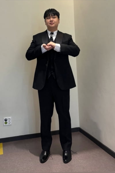 '4년 만에 퇴사' 윤남노, 왜 수트 입었나 했더니…새해부터 터진 경사