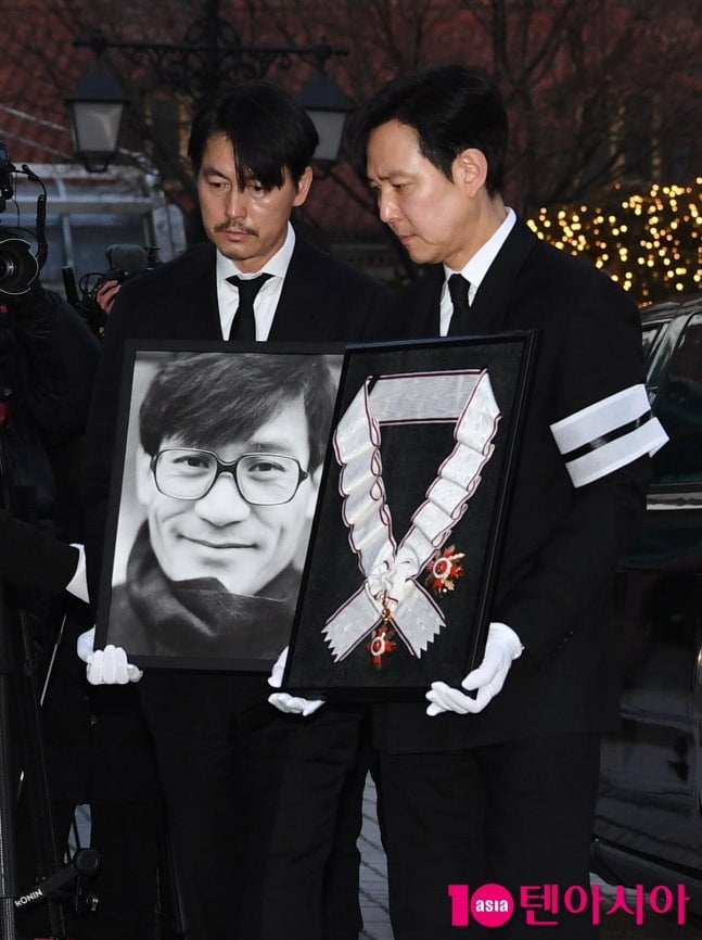 故 안성기, 명동성당서 장례미사 추모중…9시 영결식 진행[TEN이슈]