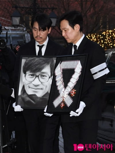 故 안성기, 명동성당서 장례미사 추모중…9시 영결식 진행[TEN이슈]