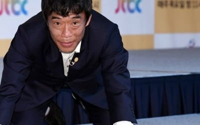 '53세 모태솔로' 심권호, 결국 바지춤 내줬다…"섹시해서 벗고 다녀야" ('사랑꾼')