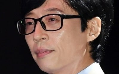 '53세' 유재석, 얼굴 무너졌다…"턱 함몰, 얼굴 불균형 심각" 전문가 소견 ('런닝맨')