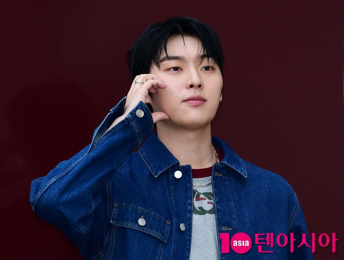 '노출→시구 논란' 최현욱, 선생님 예능으로 반전 통할까 [TEN피플]