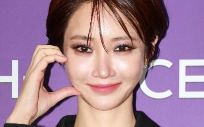 '40세' 고준희, 성형 커밍아웃했다…6년째 작품 끊겼다더니, "배우 아닌 예능팀 소속" ('전참시')