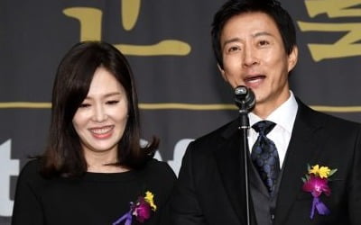 하희라♥최수종, 사랑꾼 부부 아니랄까봐…"키스는 어제, 잘 보이려 몸 관리해" ('옥문아')