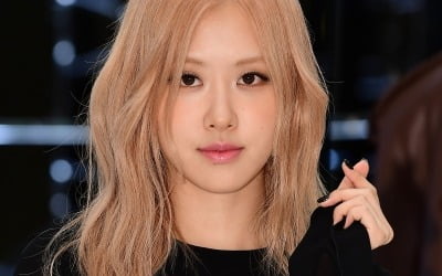 블핑 로제 "활동 중 ♥연애 안 들킨 비법…할머니 분장하고 데이트" [TEN이슈]