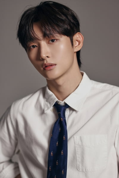 Yoon Ji-sung: From K-Pop Star to Rising Actor - A Journey of Passion and Perseverance