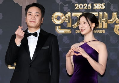 イ・ソンウクとイム・セミ、2025 SBS演技大賞に出席