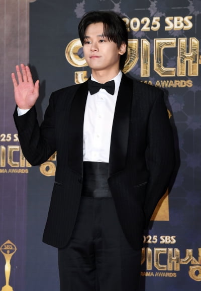 俳優チャ・ウミン、2025 SBS演技大賞に出席