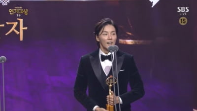 俳優ユン・シユンとソ・ヘウォン、シーンスティーラー賞を受賞