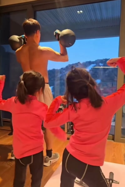 매일 7시 30분 기상…'54세' 박진영, 해도 안 떴는데 딸 태우고 푸쉬업 정석