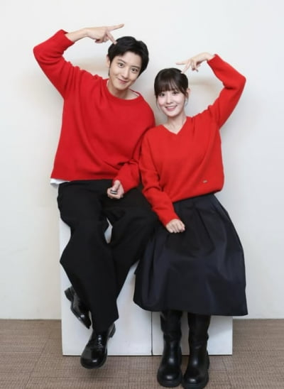 핏줄이 엑소 찬열…박유라 아나운서, 남동생과 커플룩 "33년 만에 처음"