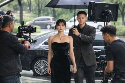 [공식] '유병재♥' 안유정, 공개 연애 3년 차에 벅찬 소식 알렸다…배우 전향 후 작품 캐스팅 ('눈부신')