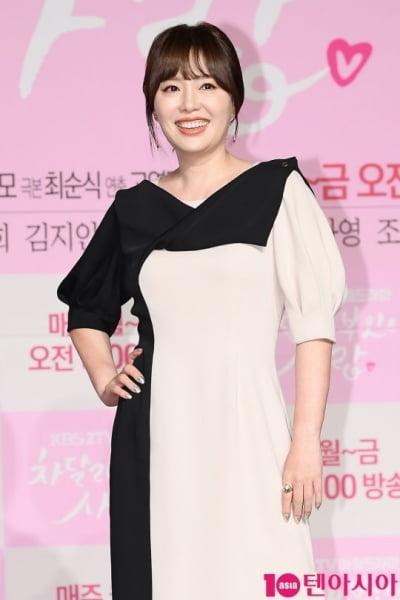 [공식] 하희라, 57세에 기쁜 소식 전했다…"데뷔 이후 처음" 45년 만에 첫 건강 프로 MC('몸몸몸')