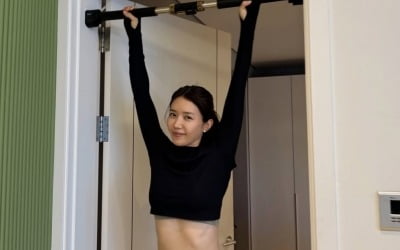 '48세' 채정안, 나이 믿기지 않는 몸매 비결 있었네…새해부터 강렬한 운동 다짐
