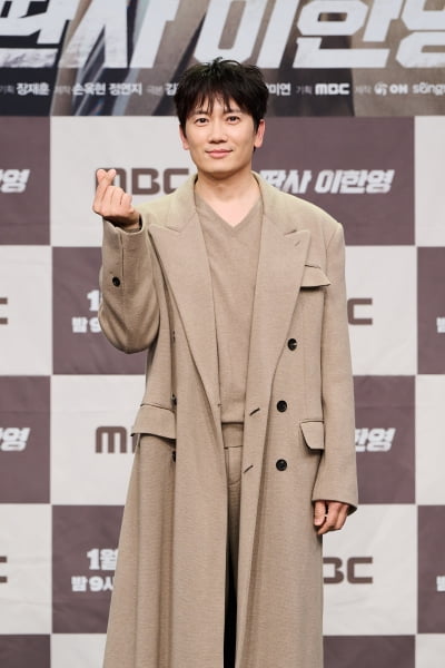 [종합] '이보영♥' 지성, 시청률 50% 불렀다…'줄초상' MBC서 "전 재산 걸어, 가족만 아니면 돼" ('이한영')