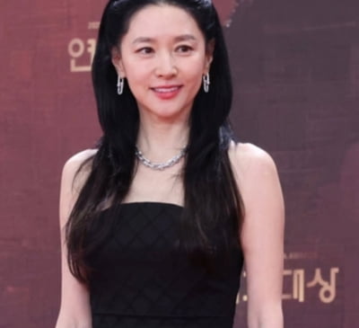 '20살 연상♥' 이영애, 50대라고 절대 믿을 수 없는 역대급 아우라