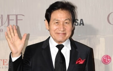 [공식] 정우성·이정재, 故안성기 마지막 길 함께한다…장례는 영화인장 "위로의 마음 전해"