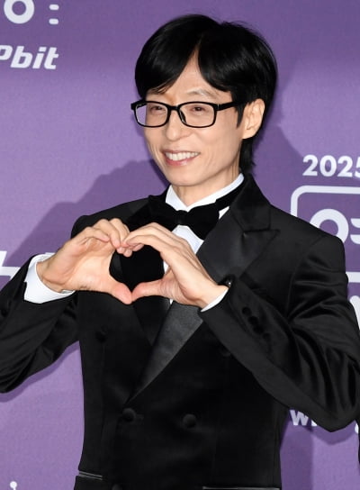 유재석, ♥나경은과 결혼 19년 만에 드디어 최초 공개했다…"휴대폰 저장명은" ('유퀴즈')